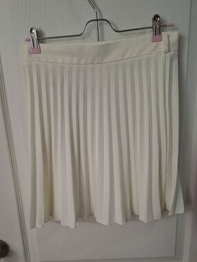 ZARA Womens Ivory Pleated Skirt                   NWT  Size M